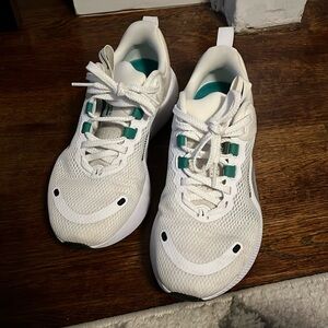 Nike running sneakers size 6